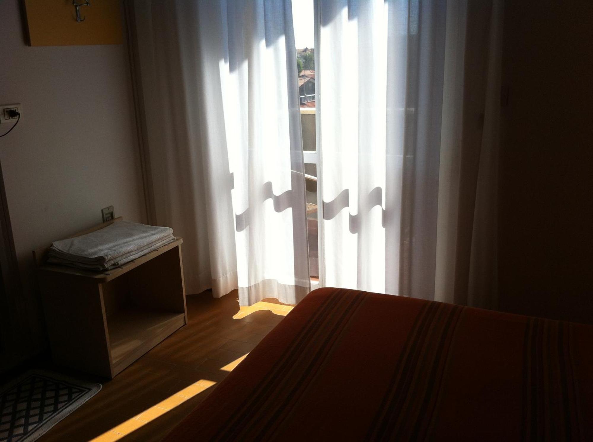 Hotel Viking Rimini Esterno foto