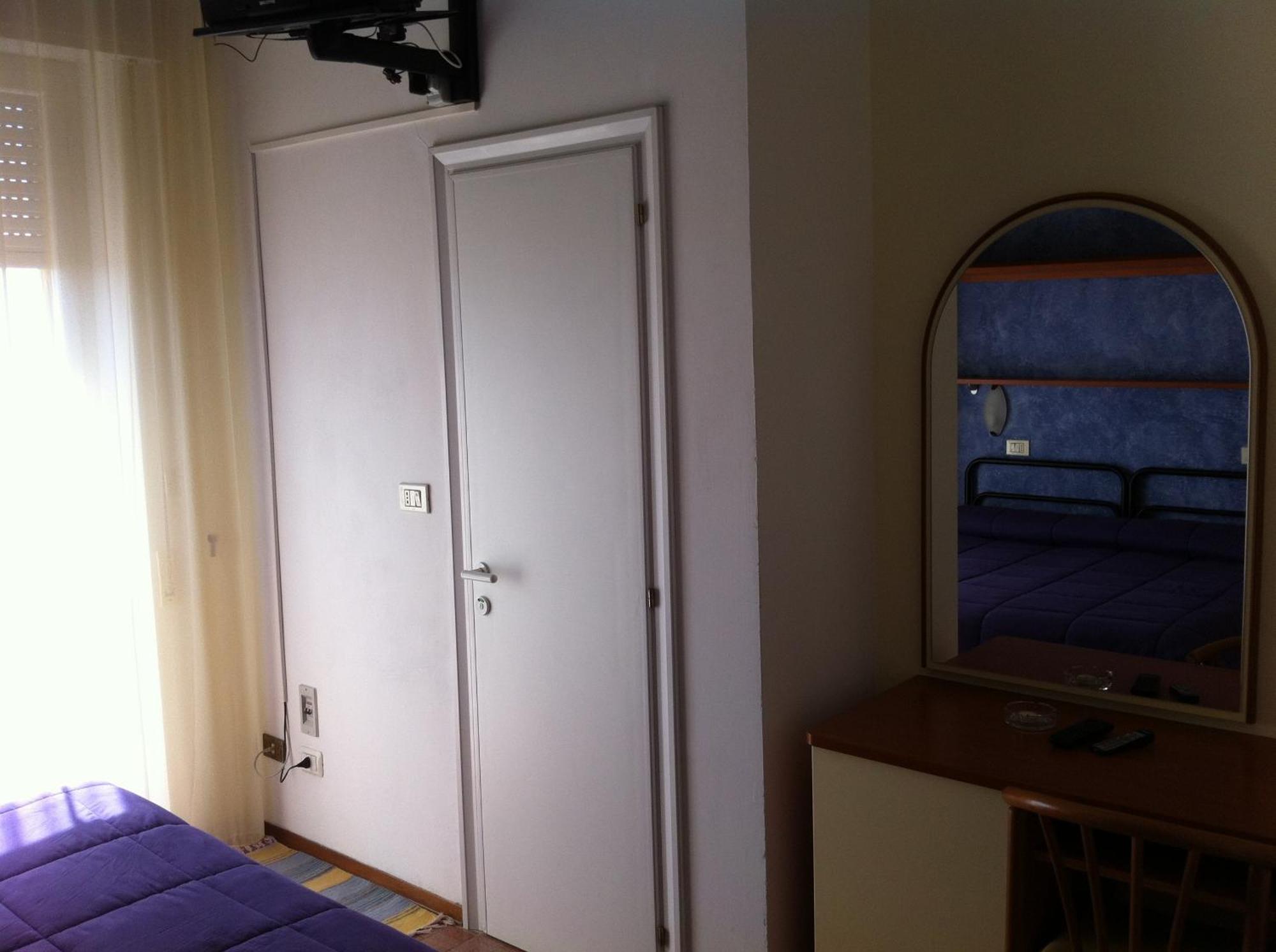 Hotel Viking Rimini Esterno foto