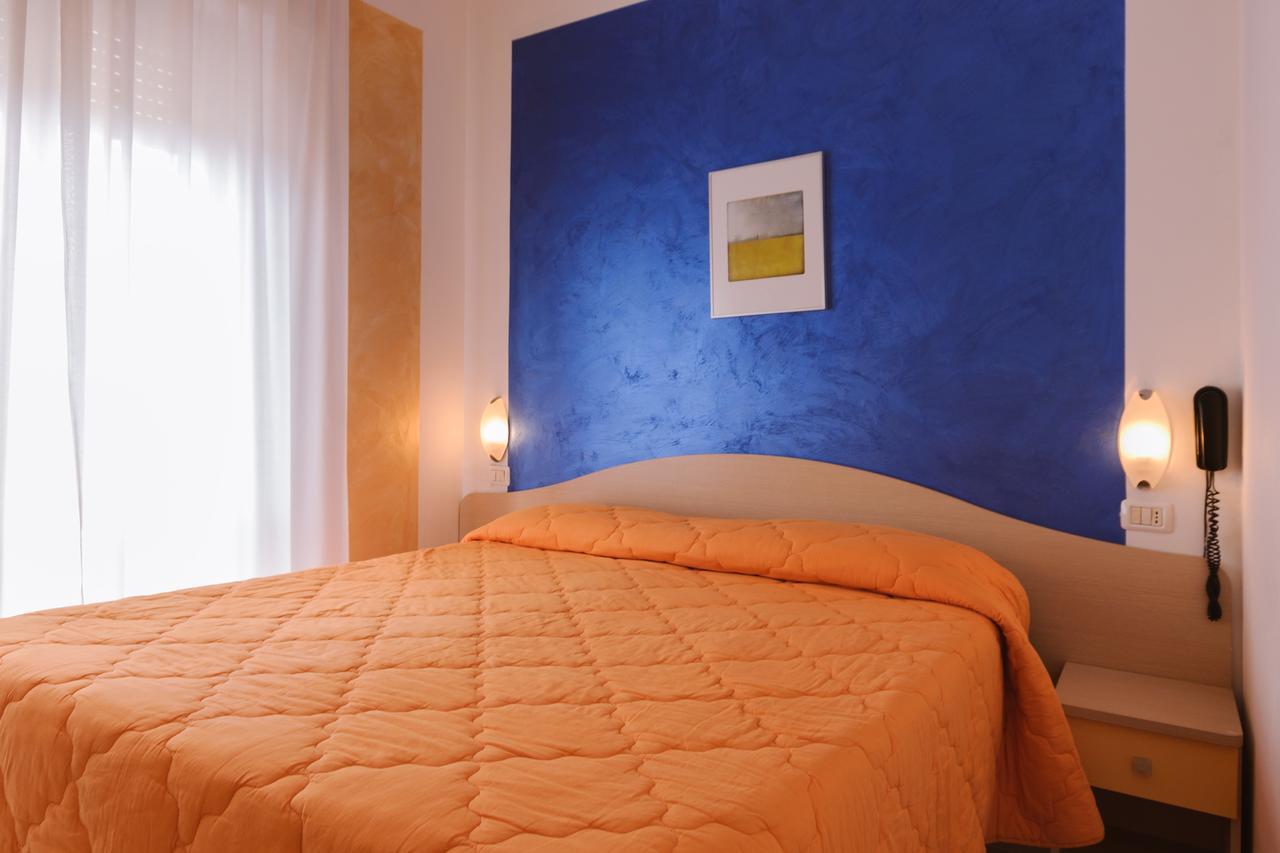 Hotel Viking Rimini Esterno foto