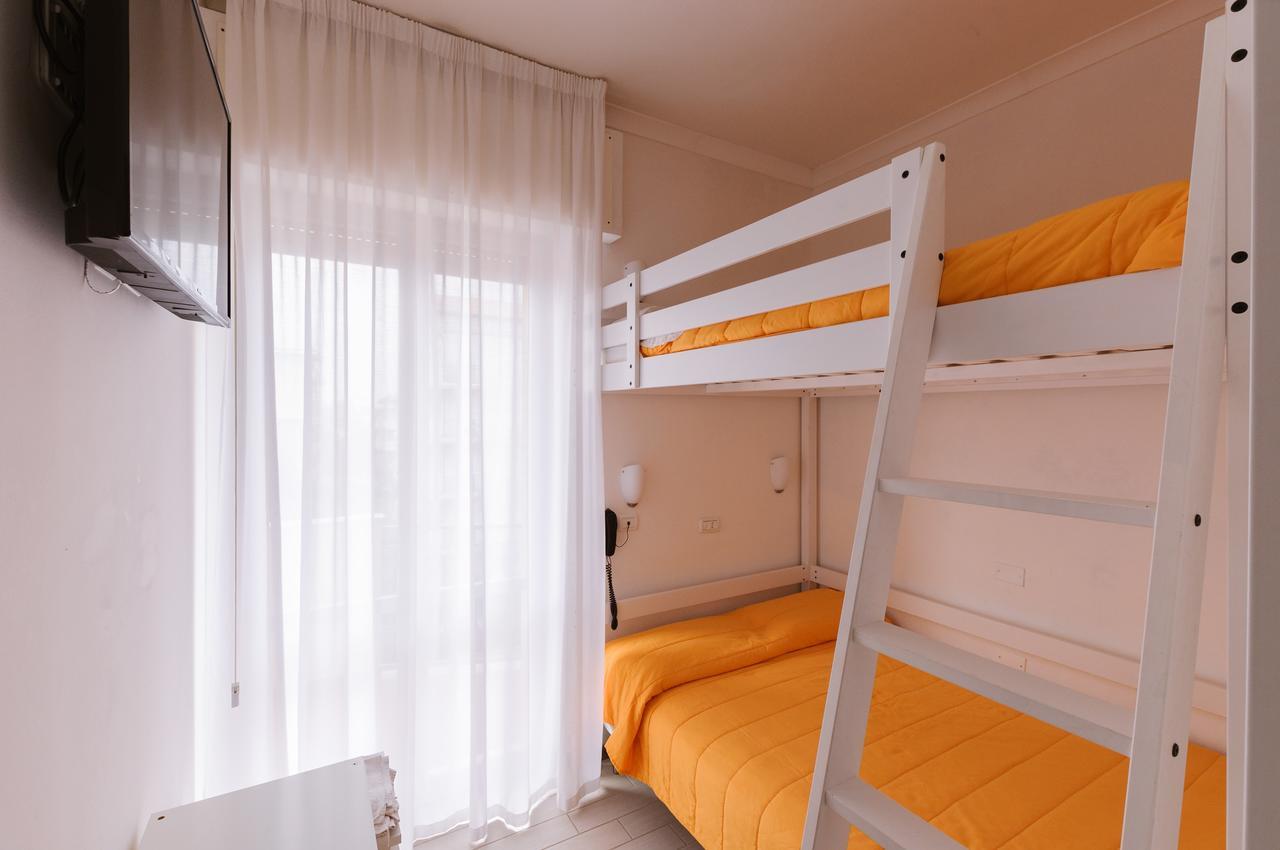 Hotel Viking Rimini Esterno foto