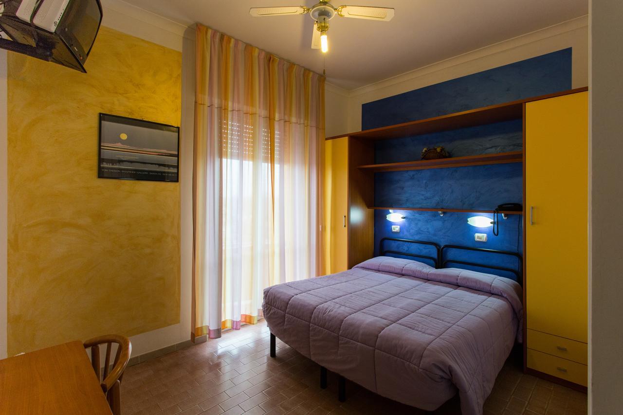 Hotel Viking Rimini Esterno foto