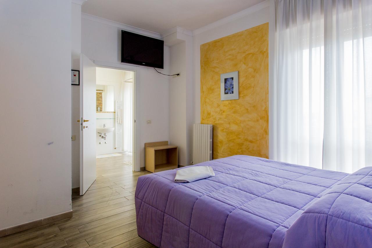 Hotel Viking Rimini Esterno foto